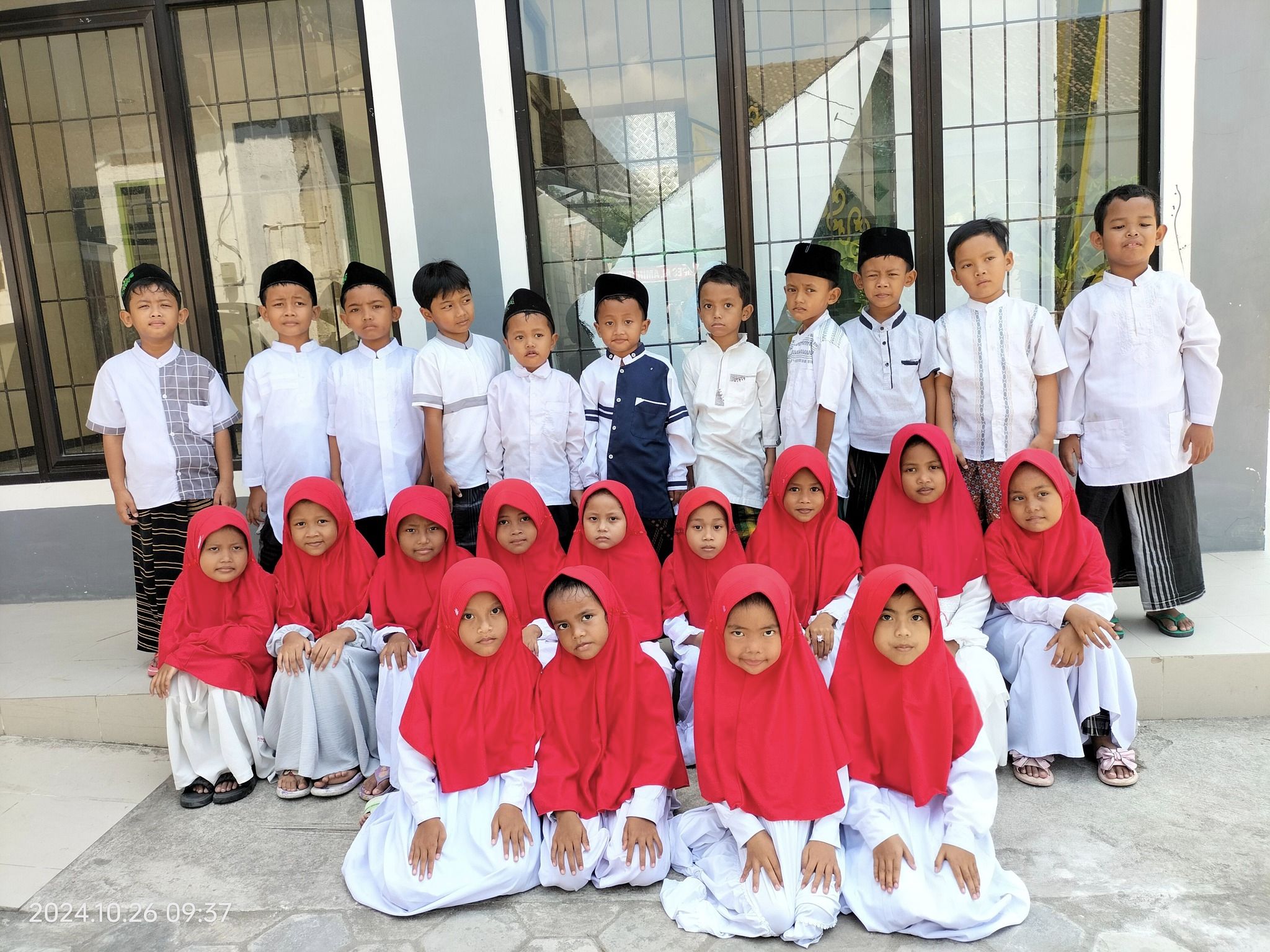Generasi Penerus Bangsa Santri MIS Ma'arif Tempursari The best Tak kenal lelah, siap sedia disegala cuaca Menyala santriku